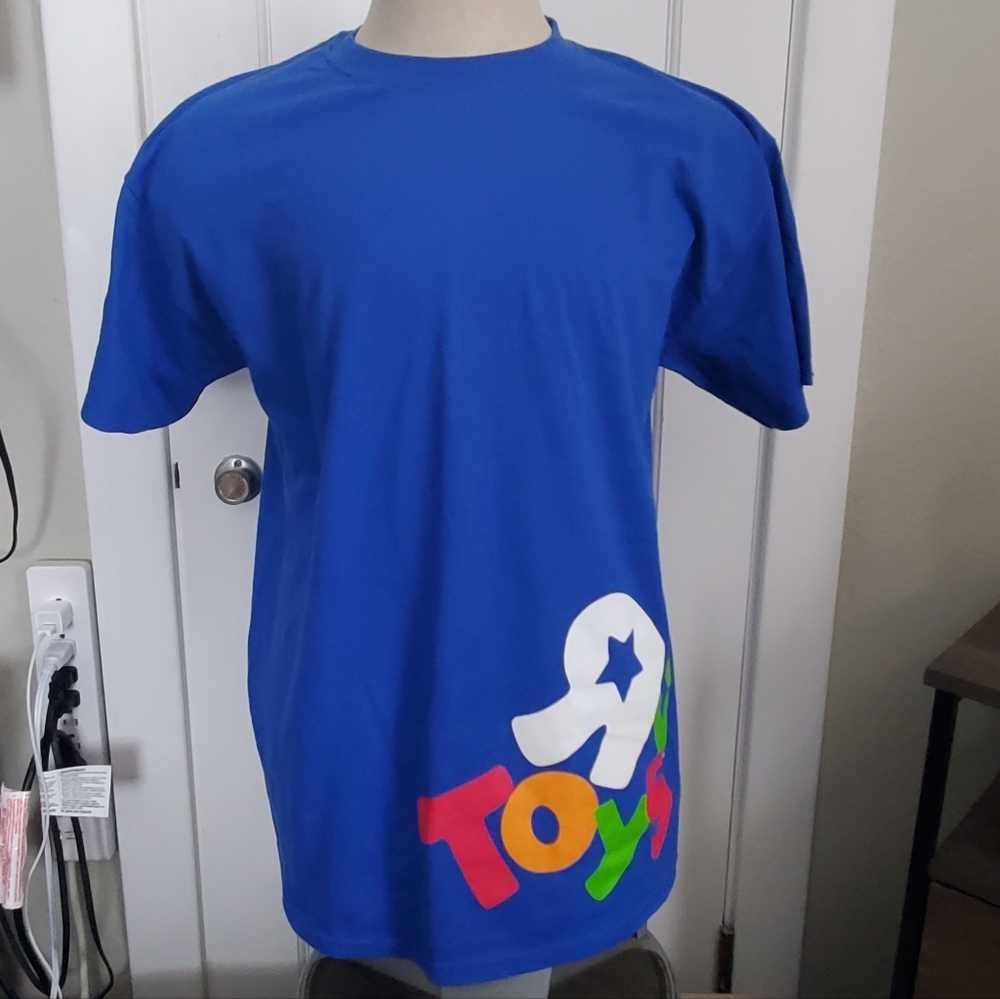 Toys R Us blue short sleeve t-shirt Gildan LARGE size toystore